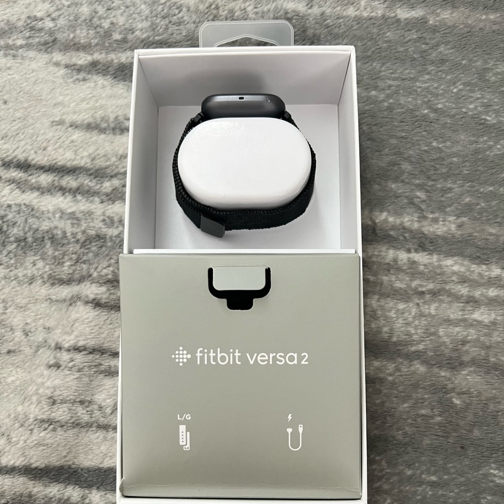 Fitbit versa 2 - Picture 2 of 4